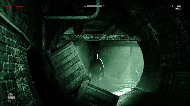 Скриншот 2 — Outlast + Whistleblower